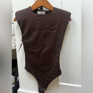 Aritzia Babaton Contour Puff Shoulders Bodysuit